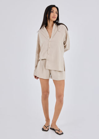 Women's Relaxed Short Light Beige